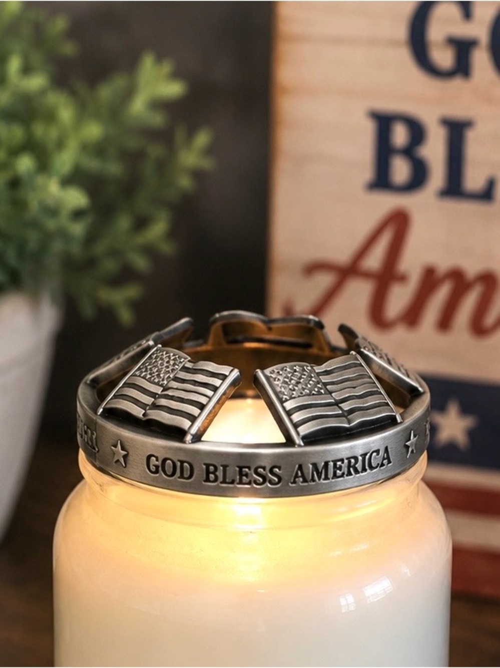 Yankee Candle God Bless America Illuma-Lid Patriotic Flag Jar Topper
